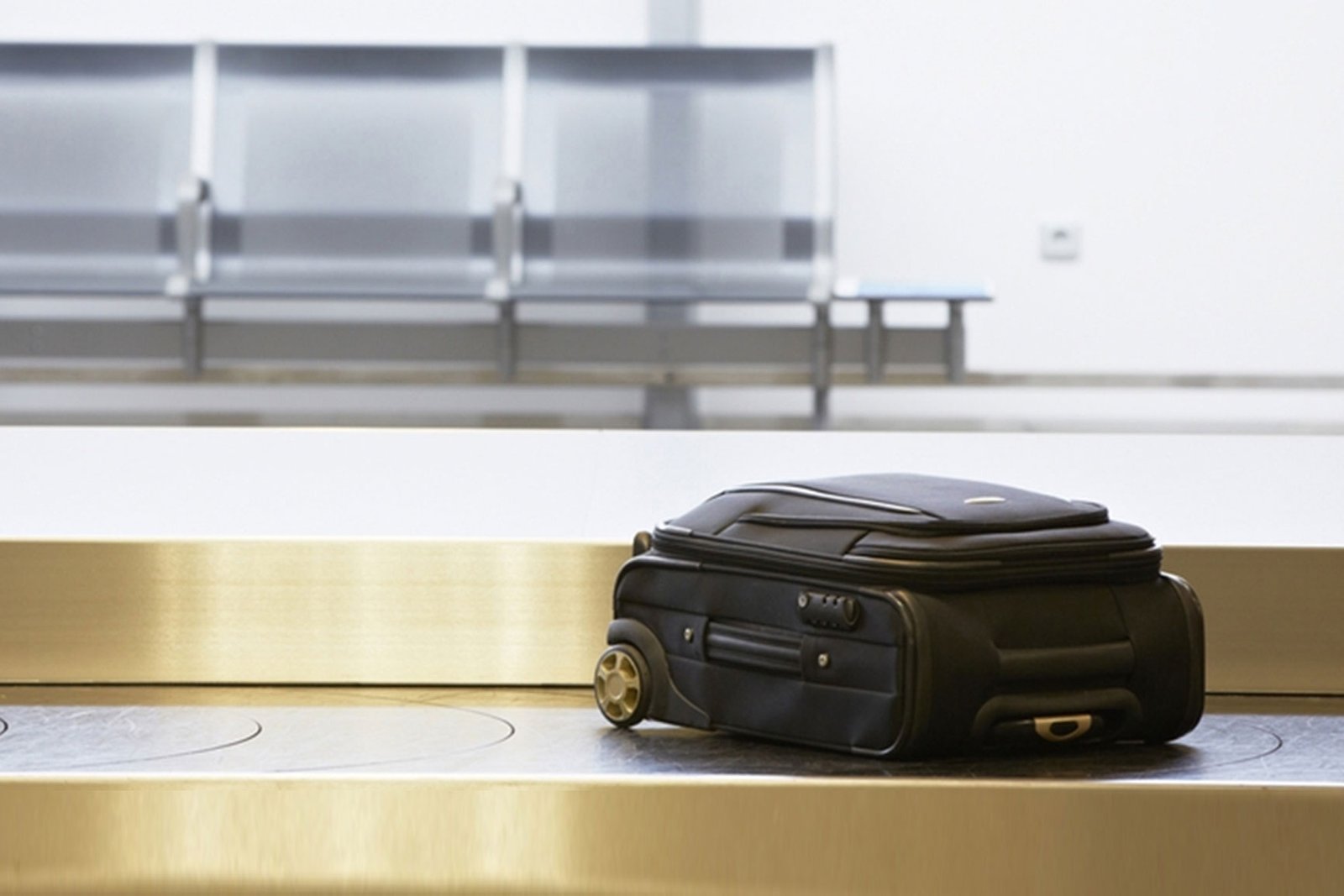 Suitcase Safety-Using QR labels and GPS